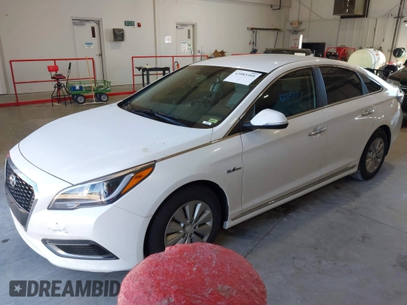 2016 Hyundai Sonata Hybrid SE with VIN KMHE24L15GA009241, listed as a IAAI auction lot 42083395 with 127,068 mi miles. Bid and sale history available at carsss.com. Image 17.