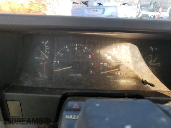 1984 Toyota Pickup z VIN JT4RN56S0E0003177, wystawiony jako Copart lot #48304385 z przebiegiem 117 297 mil mil oraz Szkoda całkowita • Salvage title. Historia ofert i sprzedaży dostępna na DreamBid. Obrazek 9.