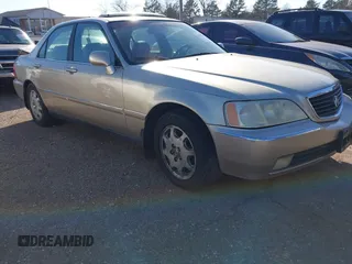 2000 Acura RL w/Navigation System with VIN JH4KA9668YC004134, listed as a IAAI auction lot 41475780 with 212,473 mi miles. Bid and sale history available at carsss.com. Image 1.
