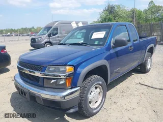 2005 Chevrolet Colorado LS Z71 with VIN 1GCDT196358142292, listed as a IAAI auction lot 42091348 with 135,870 mi miles. Bid and sale history available at carsss.com. Image 2.