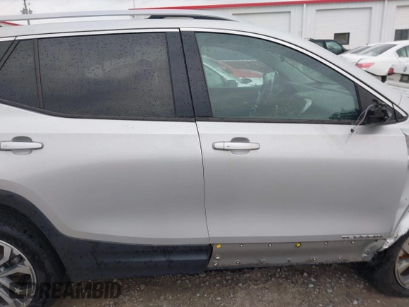 2019 GMC Terrain SLT z VIN 3GKALPEV4KL158442, wystawiony jako IAAI lot #41955667 z przebiegiem 123 306 mil mil oraz . Historia ofert i sprzedaży dostępna na DreamBid. Obrazek 13.