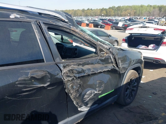 2020 Jeep Cherokee Latitude with VIN 1C4PJLCB2LD552784, listed as a IAAI auction lot 41908936 with 47,337 mi miles and . Bid and sale history available at DreamBid. Image 6.