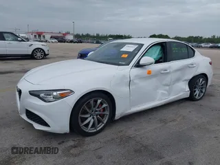 2019 Alfa Romeo Giulia z VIN ZARFAMAN2K7598133, wystawiony jako IAAI lot #39854467 z przebiegiem 126 766 mil mil oraz . Historia ofert i sprzedaży dostępna na DreamBid. Obrazek 2.