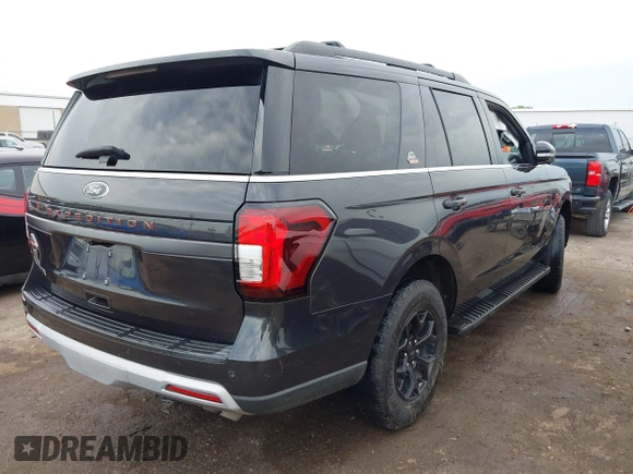 2022 Ford Expedition Timberline z VIN 1FMJU1RT5NEA03879, wystawiony jako IAAI lot #42065818 z przebiegiem 147 828 mil mil oraz . Historia ofert i sprzedaży dostępna na DreamBid. Obrazek 4.