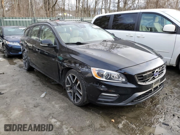 2018 Volvo V60 Dynamic with VIN YV140MEL1J2398668, listed as a Copart auction lot 39866883 with 69,534 mi miles. Bid and sale history available at carsss.com. Image 4.