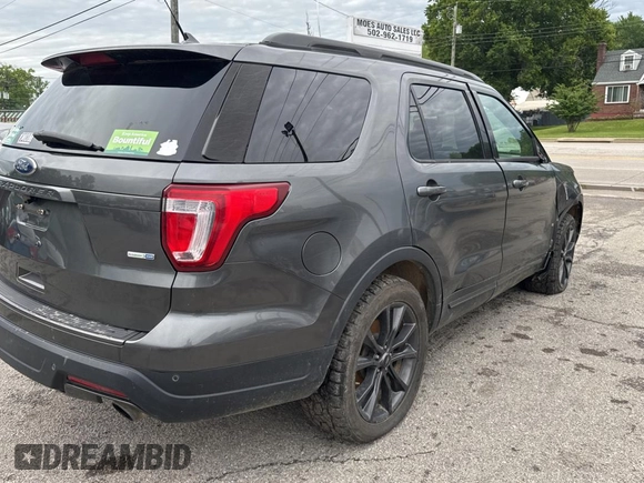 2018 Ford Explorer XLT with VIN 1FM5K8DH2JGB76874, listed as a Copart auction lot 55861285 with 161,143 mi miles and Clean Title. Bid and sale history available at DreamBid. Image 4.