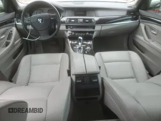 2013 BMW 5 Series 528i xDrive z VIN WBAXH5C54DD115031, wystawiony jako Copart lot #59045935 z przebiegiem 183 658 mil mil oraz Tytuł czysty. Historia ofert i sprzedaży dostępna na DreamBid. Obrazek 8.