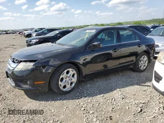 2010 Ford Fusion SE z VIN 3FAHP0HA7AR248040, wystawiony jako Copart lot #52848545 z przebiegiem 148 721 mil mil oraz Szkoda całkowita • Salvage title. Historia ofert i sprzedaży dostępna na DreamBid. Obrazek 1.