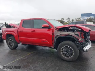 2024 Toyota Tacoma 4WD SR5 with VIN 3TYLB5JN3RT021289, listed as a IAAI auction lot 41538997 with 8,186 mi miles. Bid and sale history available at carsss.com. Image 13.