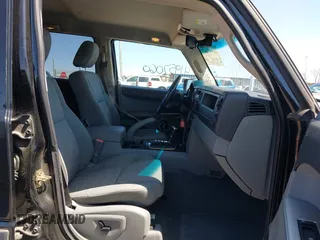 2006 Jeep Commander z VIN 1J8HH48K76C204366, wystawiony jako IAAI lot #41957060 z przebiegiem 173 353 mil mil oraz . Historia ofert i sprzedaży dostępna na DreamBid. Obrazek 5.