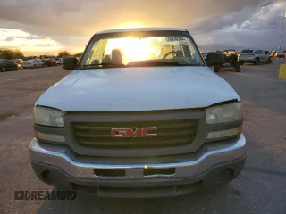 2003 GMC Sierra 1500 with VIN 1GTGC24U73Z132669, listed as a Copart auction lot 79240364 with Not Provided miles and Salvage Title. Bid and sale history available at DreamBid. Image 5.
