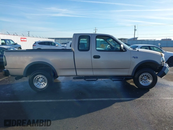 1997 Ford F-150 XL with VIN 1FTDX18W7VKB72498, listed as a IAAI auction lot 41390245 with 55,945 mi miles. Bid and sale history available at carsss.com. Image 14.