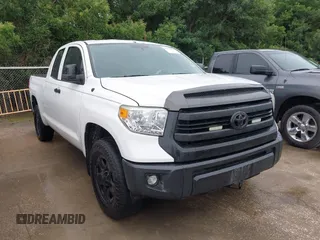 2014 Toyota Tundra SR z VIN 5TFUM5F15EX056338, wystawiony jako IAAI lot #42430193 z przebiegiem Nie podano mil oraz . Historia ofert i sprzedaży dostępna na DreamBid. Obrazek 1.