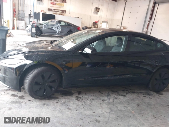 2025 Tesla Model 3 Long Range с VIN 5YJ3E1EB9SF915531, выставлен на аукционе IAAI как лот 42191805 с пробегом 3 333 миль миль и . История ставок и продаж доступна на DreamBid. Изображение 14.