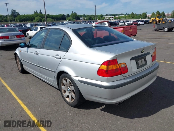 2004 BMW 3 Series 325i с VIN WBAAZ33464KP82869, выставлен на аукционе IAAI как лот 42221954 с пробегом 90 335 миль миль и . История ставок и продаж доступна на DreamBid. Изображение 3.