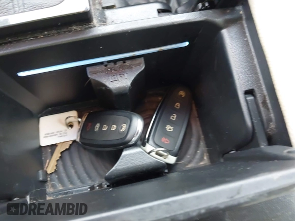2013 Ford Taurus Limited с VIN 1FAHP2F85DG177024, выставлен на аукционе IAAI как лот 42374078 с пробегом 142 291 миль миль и . История ставок и продаж доступна на DreamBid. Изображение 11.