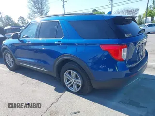 2020 Ford Explorer XLT with VIN 1FMSK7DH6LGB18394, listed as a IAAI auction lot 41876593 with 52,526 mi miles. Bid and sale history available at carsss.com. Image 3.
