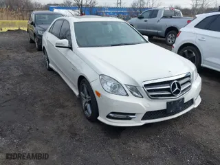 2012 Mercedes-Benz E-Class E 350 Luxury with VIN WDDHF8JB6CA613390, listed as a IAAI auction lot 41447958 with 222,210 mi miles. Bid and sale history available at carsss.com. Image 1.