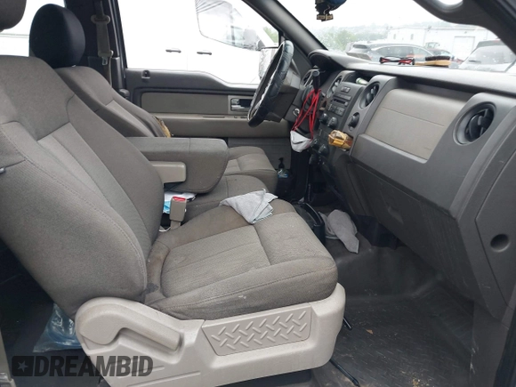 2010 Ford F-150 XL z VIN 1FTEX1CW4AFC14348, wystawiony jako IAAI lot #42381042 z przebiegiem Nie podano mil oraz . Historia ofert i sprzedaży dostępna na DreamBid. Obrazek 5.