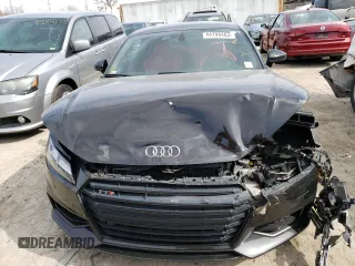 2017 Audi TTS z VIN TRUC1AFV7H1006179, wystawiony jako Copart lot #44790463 z przebiegiem Nie podano mil oraz . Historia ofert i sprzedaży dostępna na DreamBid. Obrazek 5.