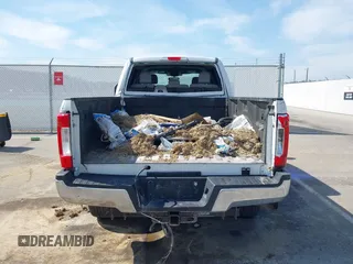 2017 Ford F-250 Lariat с VIN 1FT7W2B61HEC00975, выставлен на аукционе IAAI как лот 41722767 с пробегом 72 663 миль миль и . История ставок и продаж доступна на DreamBid. Изображение 16.