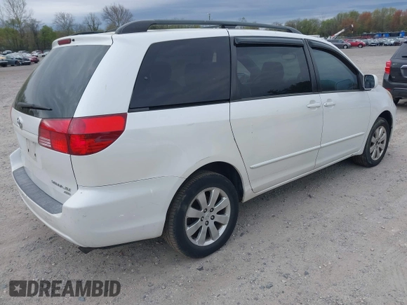 2005 Toyota Sienna XLE with VIN 5TDBA22C35S034074, listed as a IAAI auction lot 42087561 with 108,608 mi miles. Bid and sale history available at carsss.com. Image 4.
