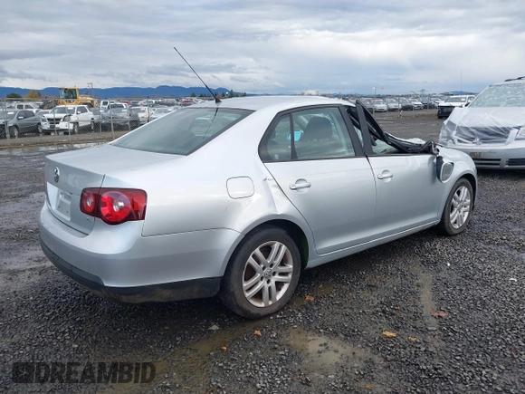 2008 Volkswagen Jetta S z VIN 3VWJM71K18M026226, wystawiony jako IAAI lot #40944671 z przebiegiem 90 016 mil mil oraz . Historia ofert i sprzedaży dostępna na DreamBid. Obrazek 4.