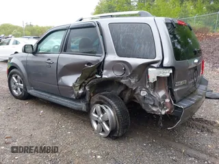 2010 Ford Escape Limited z VIN 1FMCU9EGXAKA70120, wystawiony jako IAAI lot #42330489 z przebiegiem 179 604 mil mil oraz . Historia ofert i sprzedaży dostępna na DreamBid. Obrazek 3.