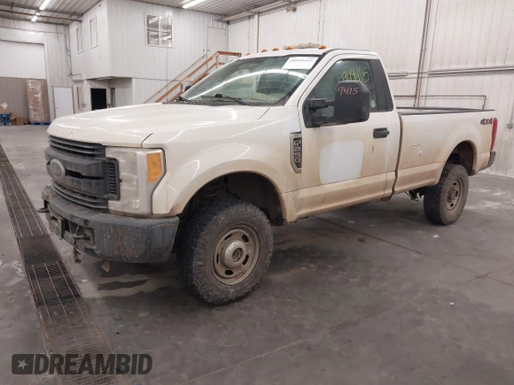 2017 Ford Super Duty F-250 SRW XLT with VIN 1FTBF2B60HED72098, listed as a IAAI auction lot 40949415 with 87,139 mi miles. Bid and sale history available at carsss.com. Image 17.