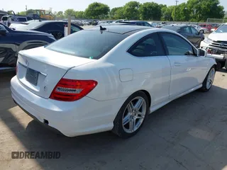 2013 Mercedes-Benz C 250 с VIN WDDGJ4HB2DG089470, выставлен на аукционе IAAI как лот 41925359 с пробегом 113 160 миль миль и . История ставок и продаж доступна на DreamBid. Изображение 4.