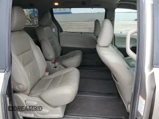 2017 Toyota Sienna XLE с VIN 5TDDZ3DC8HS178423, выставлен на аукционе Copart как лот 57628745 с пробегом 159 453 миль миль и Чистый • Clean title. История ставок и продаж доступна на DreamBid. Изображение 11.
