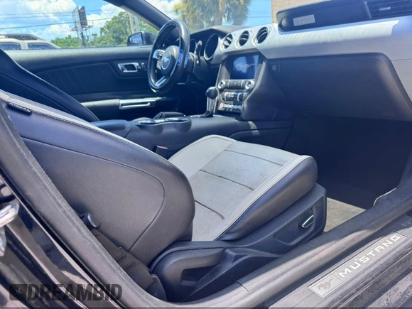 2017 Ford Mustang EcoBoost z VIN 1FA6P8TH0H5212553, wystawiony jako IAAI lot #42607591 z przebiegiem 117 729 mil mil oraz . Historia ofert i sprzedaży dostępna na DreamBid. Obrazek 5.