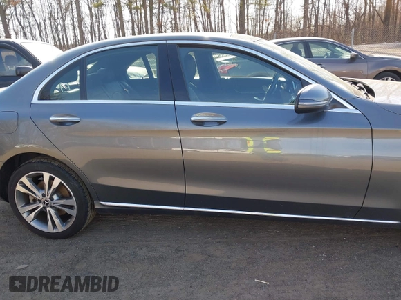 2021 Mercedes-Benz C 300 z VIN W1KWF8EB8MR630955, wystawiony jako IAAI lot #41764582 z przebiegiem 52 702 mil mil oraz . Historia ofert i sprzedaży dostępna na DreamBid. Obrazek 13.
