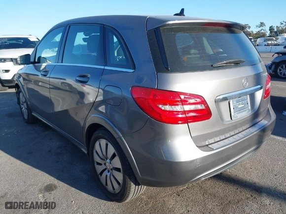 2014 Mercedes-Benz B-Class with VIN WDDVP9AB6EJ003997, listed as a IAAI auction lot 41709622 with 28,646 mi miles. Bid and sale history available at carsss.com. Image 3.