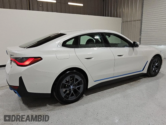 2024 BMW i4 eDrive40 z VIN WBY73AW04RFT37296, wystawiony jako Copart lot #55534975 z przebiegiem 18 786 mil mil oraz Czysty tytuł • Clean title. Historia ofert i sprzedaży dostępna na DreamBid. Obrazek 3.