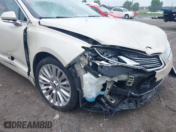 2015 Lincoln MKZ with VIN 3LN6L2JK9FR622100, listed as a IAAI auction lot 42269664 with 52,287 mi miles and . Bid and sale history available at DreamBid. Image 6.
