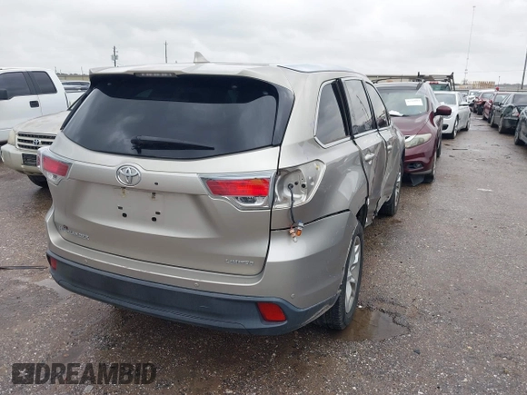 2015 Toyota Highlander Limited z VIN 5TDYKRFH9FS052053, wystawiony jako IAAI lot #41567437 z przebiegiem 42 464 mil mil oraz . Historia ofert i sprzedaży dostępna na DreamBid. Obrazek 4.