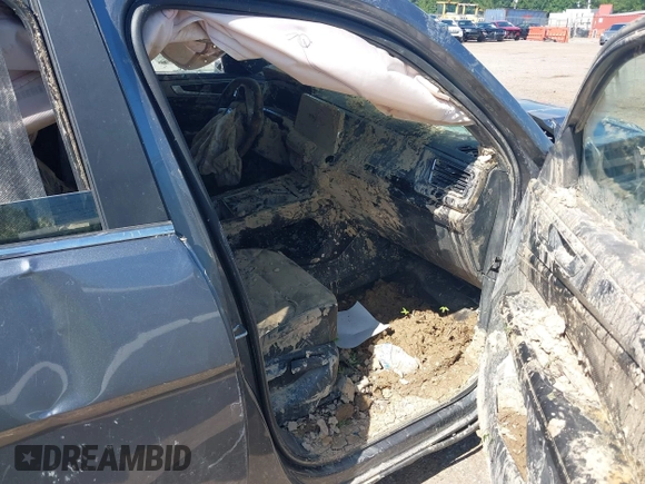 2024 Volkswagen Atlas SE with VIN 1V2HE2CA2RC216298, listed as a IAAI auction lot 42732914 with Not provided miles and . Bid and sale history available at DreamBid. Image 5.