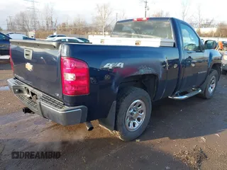 2008 Chevrolet Silverado 1500 Work Truck with VIN 1GCEK14C38Z200386, listed as a IAAI auction lot 41806992 with 337,187 mi miles. Bid and sale history available at carsss.com. Image 4.