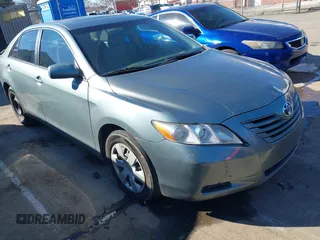 2008 Toyota Camry LE z VIN 4T1BE46K48U731699, wystawiony jako IAAI lot #41231638 z przebiegiem 261 951 mil mil oraz . Historia ofert i sprzedaży dostępna na DreamBid. Obrazek 1.