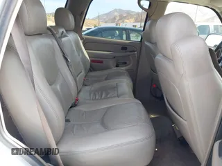 2005 GMC Yukon SLT z VIN 1GKEC13T05R273813, wystawiony jako IAAI lot #40796306 z przebiegiem 239 435 mil mil oraz . Historia ofert i sprzedaży dostępna na DreamBid. Obrazek 8.
