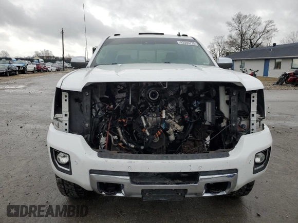 2015 GMC Sierra 2500HD available WiFi Denali with VIN 1GT120E81FF139797, listed as a Copart auction lot 43355735 with 195,305 mi miles and Salvage Title. Bid and sale history available at carsss.com. Image 5.