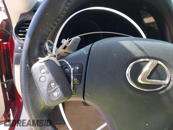 2010 Lexus IS 250 C z VIN JTHFF2C26A2511427, wystawiony jako IAAI lot #42249468 z przebiegiem 117 787 mil mil oraz . Historia ofert i sprzedaży dostępna na DreamBid. Obrazek 11.