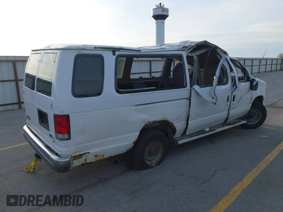 2000 Ford Econoline Passenger XL with VIN 1FBSS31L5YHB41693, listed as a IAAI auction lot 41850059 with 236,450 mi miles and . Bid and sale history available at DreamBid. Image 4.