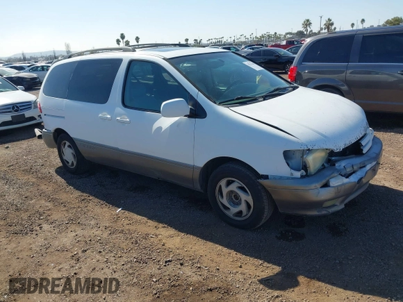 2002 Toyota Sienna LE with VIN 4T3ZF13C62U444564, listed as a IAAI auction lot 41515466 with 284,745 mi miles. Bid and sale history available at carsss.com. Image 1.