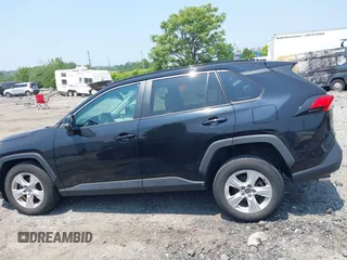 2021 Toyota RAV4 XLE with VIN 2T3P1RFV4MC255062, listed as a IAAI auction lot 42371268 with 34,285 mi miles and . Bid and sale history available at DreamBid. Image 15.
