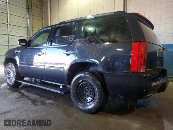 2013 Cadillac Escalade Platinum Edition with VIN 1GYS4DEF0DR171845, listed as a Copart auction lot 48296785 with 215,079 mi miles and Clean Title. Bid and sale history available at carsss.com. Image 2.