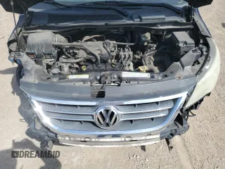 2010 Volkswagen Routan SE z VIN 2V4RW3D13AR209336, wystawiony jako Copart lot #56141365 z przebiegiem 169 541 mil mil oraz Szkody całkowita. Historia ofert i sprzedaży dostępna na DreamBid. Obrazek 12.