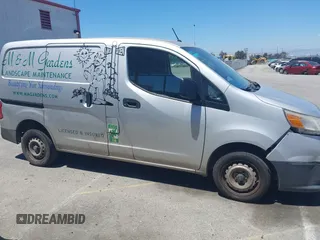 2015 Chevrolet City Express Cargo LS z VIN 3N63M0YN3FK726807, wystawiony jako IAAI lot #42210653 z przebiegiem 118 414 mil mil oraz . Historia ofert i sprzedaży dostępna na DreamBid. Obrazek 13.