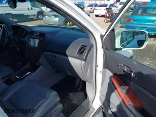 2003 Acura MDX Touring Pkg RES w/Navigation System with VIN 2HNYD18943H507512, listed as a IAAI auction lot 41983011 with 165,445 mi miles. Bid and sale history available at carsss.com. Image 5.